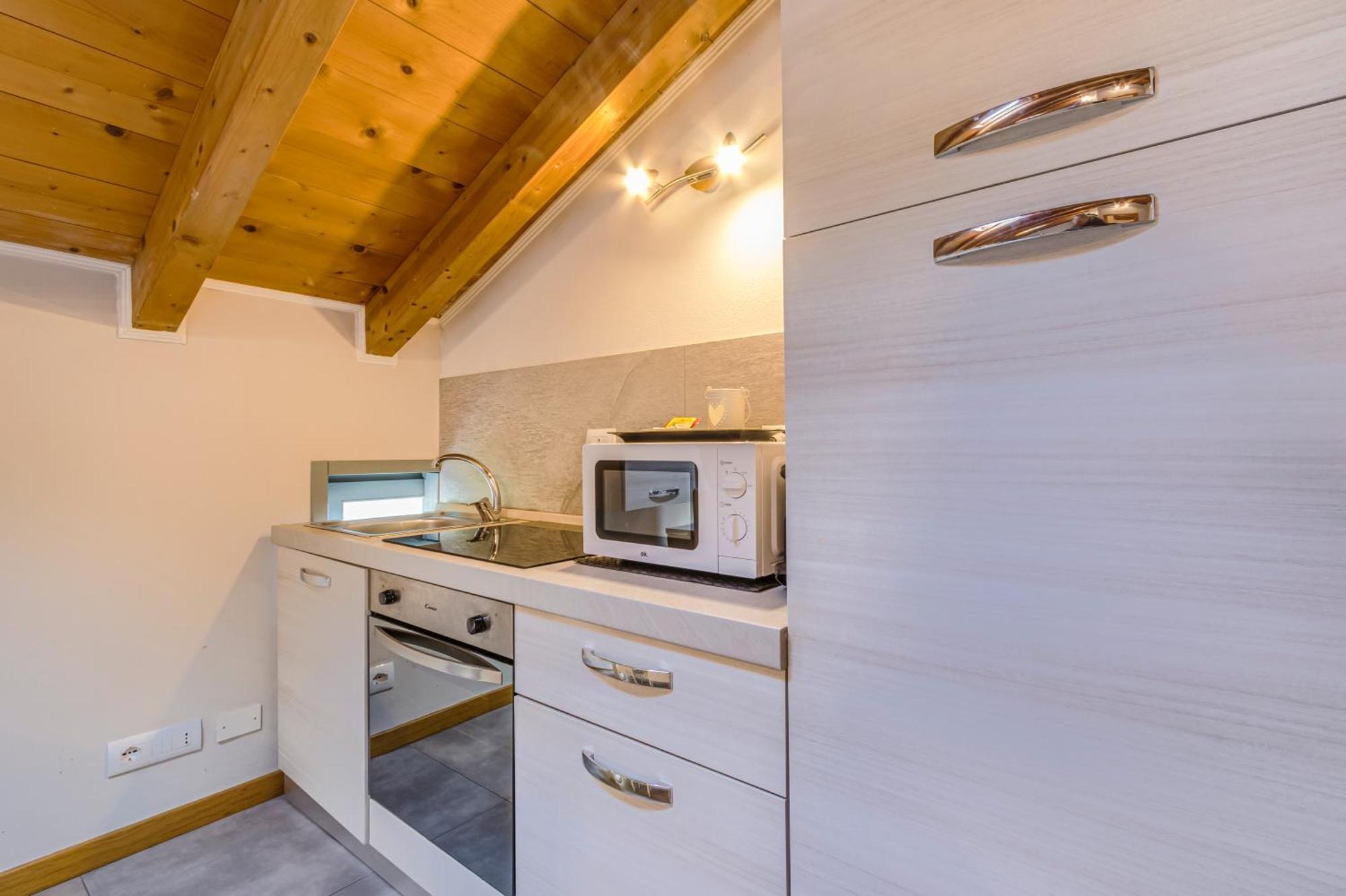 Apartamento Stazione A 200m - Ampio Con Parcheggio Notturno Gratis Parma