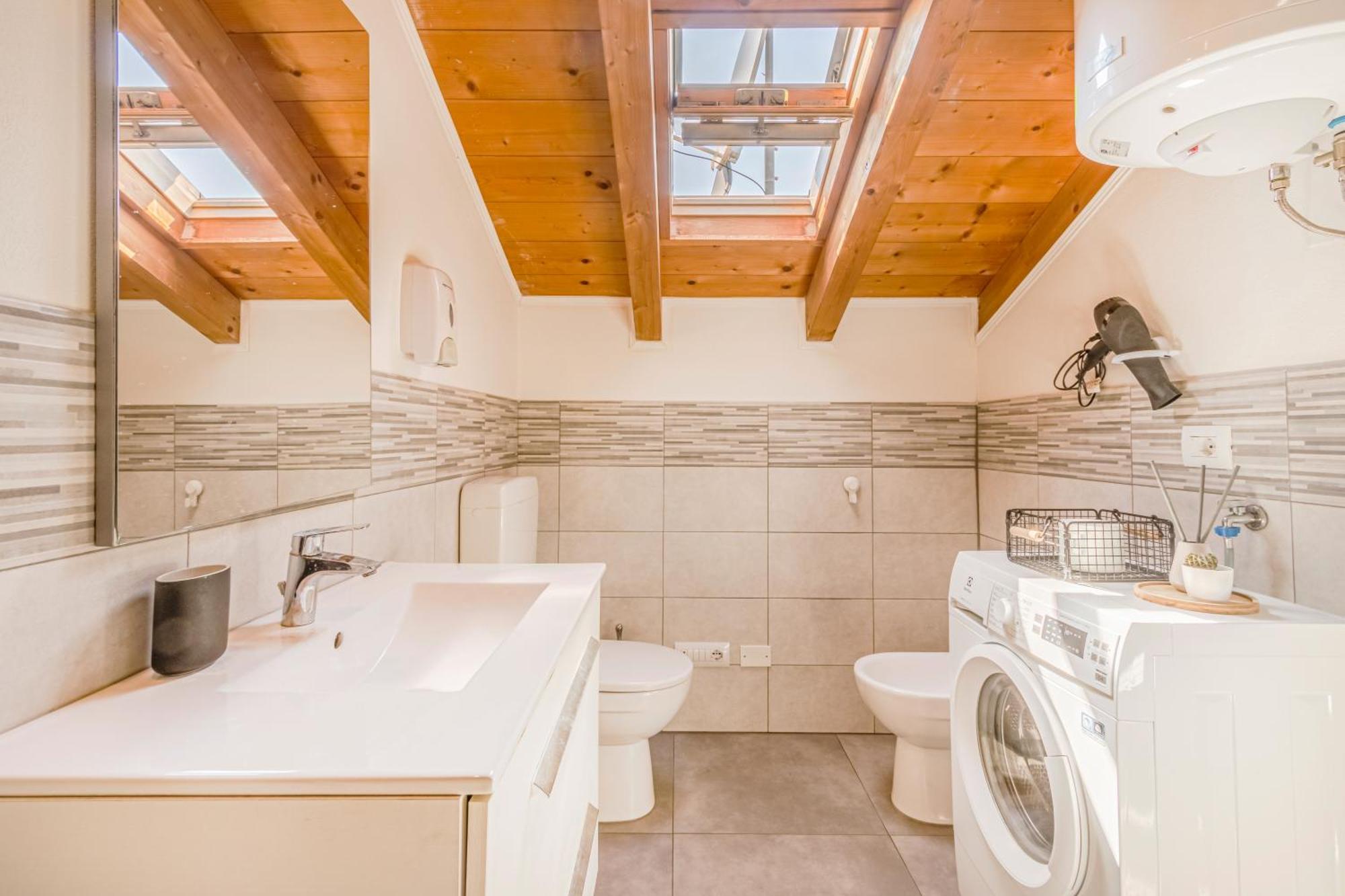 Apartamento Stazione A 200m - Ampio Con Parcheggio Notturno Gratis