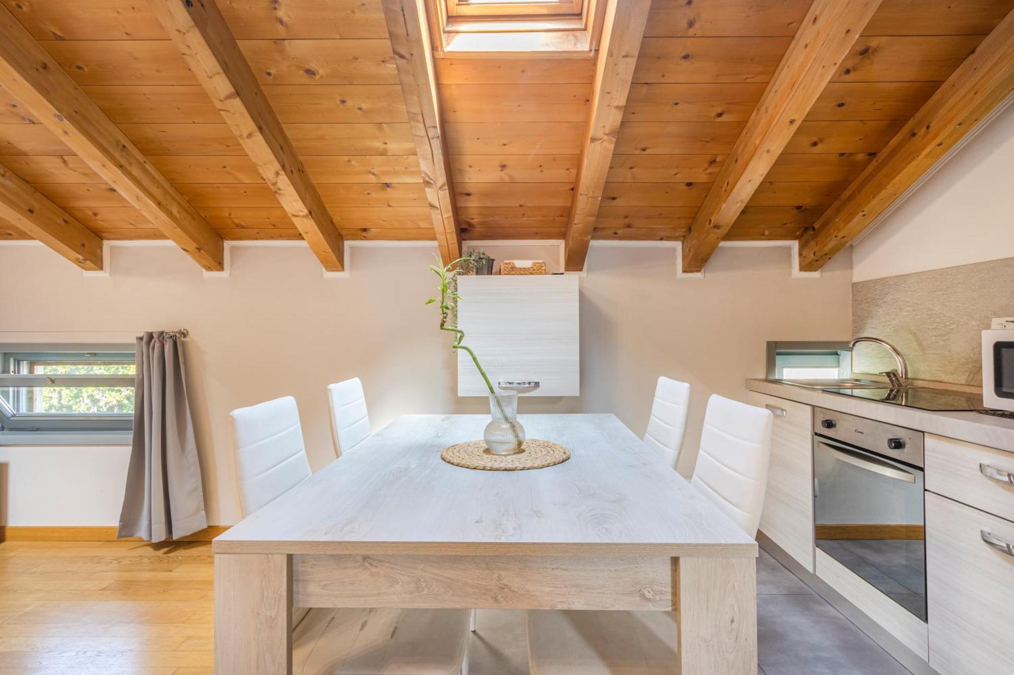 Apartamento Stazione A 200m - Ampio Con Parcheggio Notturno Gratis *