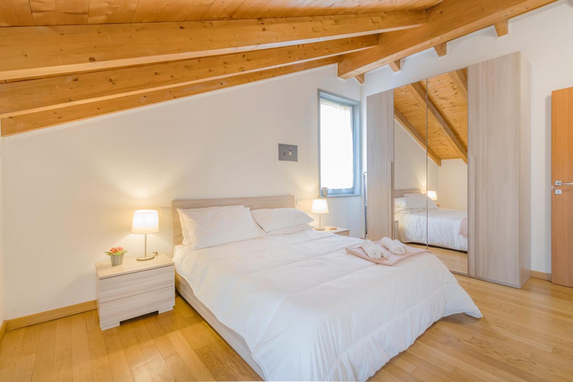 Apartamento Stazione A 200m - Ampio Con Parcheggio Notturno Gratis