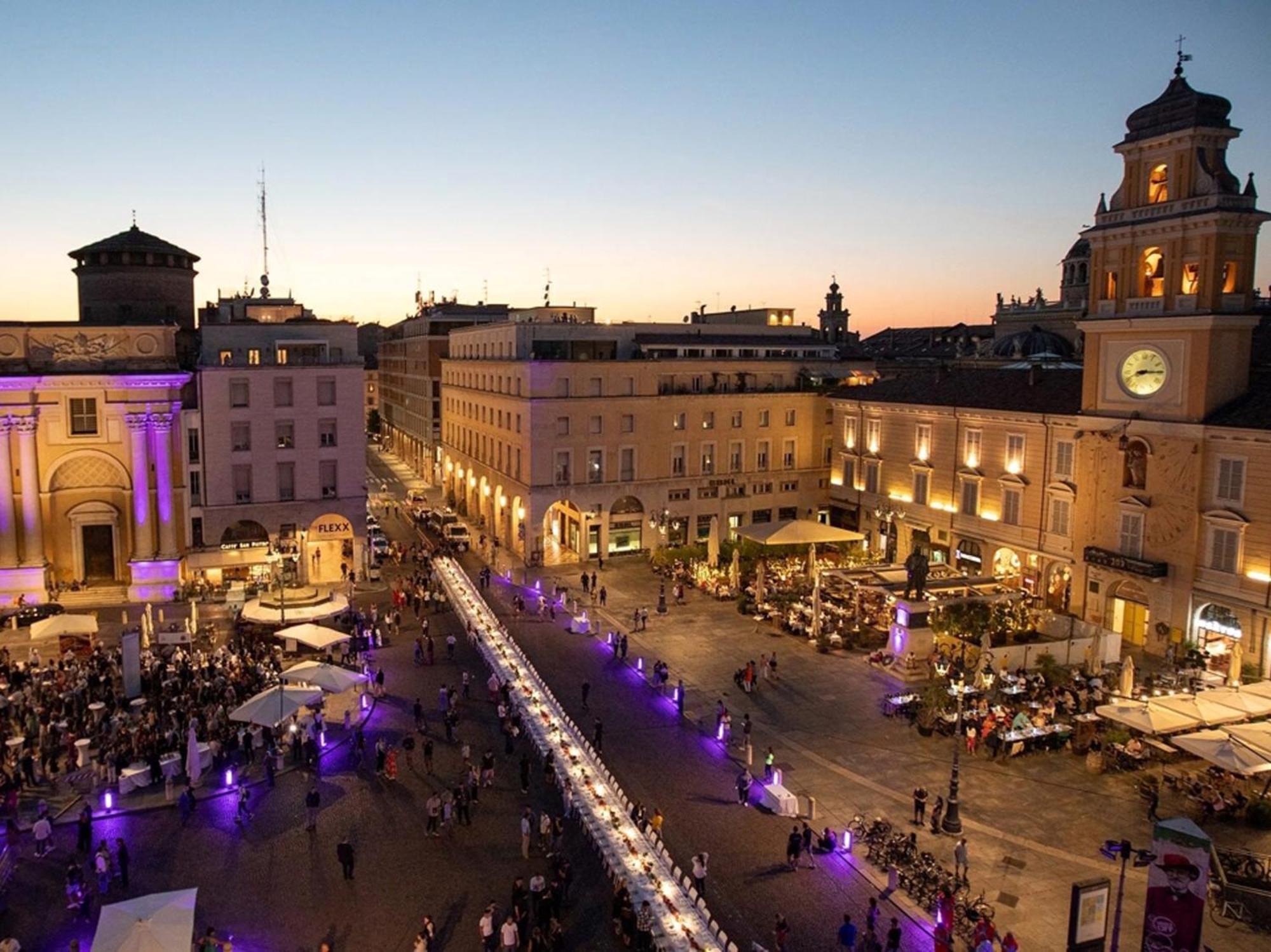 Stazione A 200m - Ampio Con Parcheggio Notturno Gratis * Parma